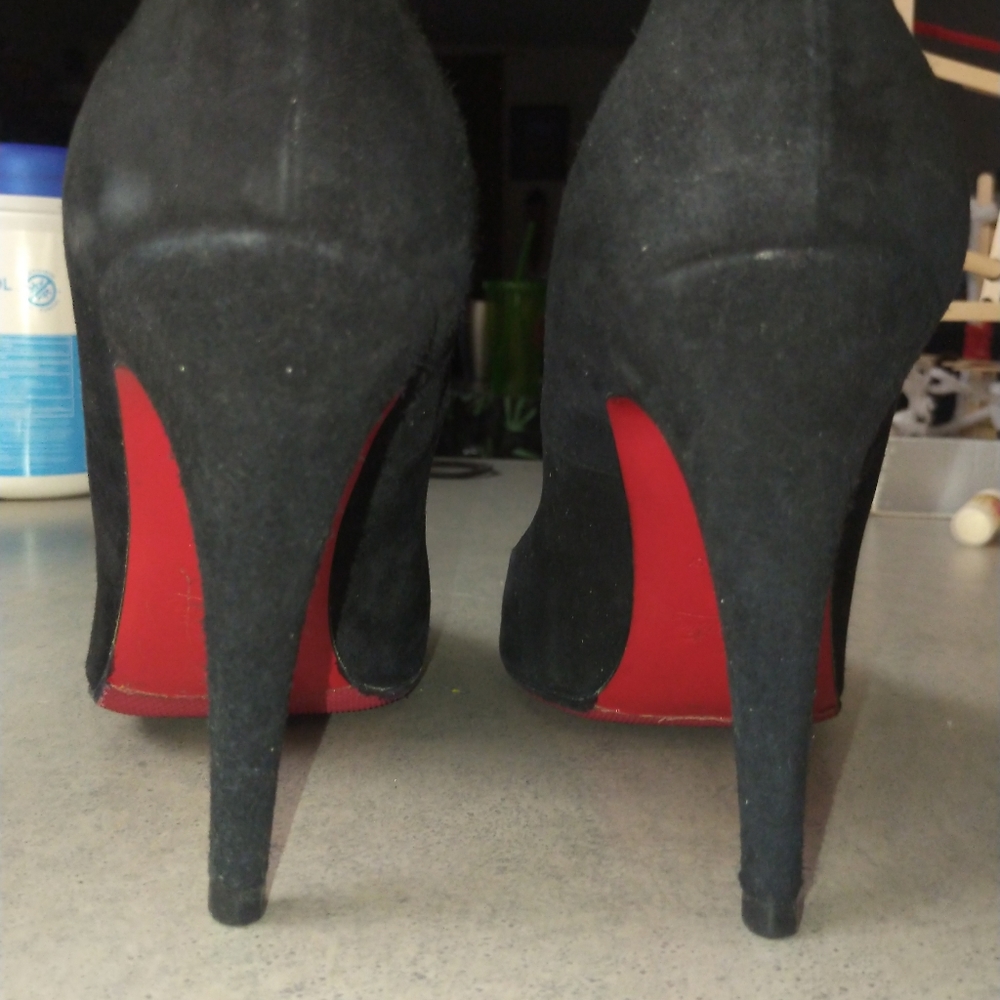 Christian Louboutin Black Suede Classic Pumps - Picture 2 of 12